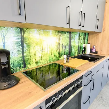 Orangehome: Waldlichtung - Zentral Zwischen Therme Und Stadtmitte Apartment
